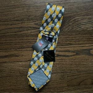 NWT Pittsburgh Steelers tie 100% silk